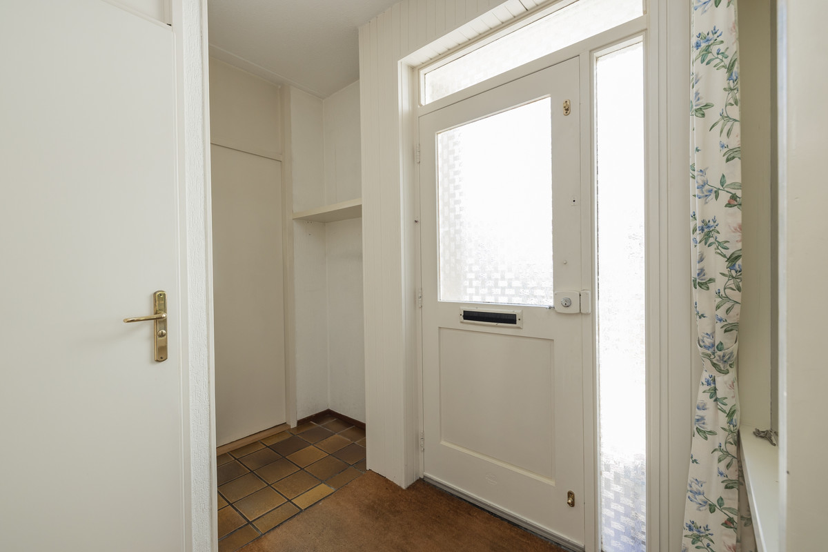 Tussenwoning te koop: Meidoornplantsoen 32, Lisse