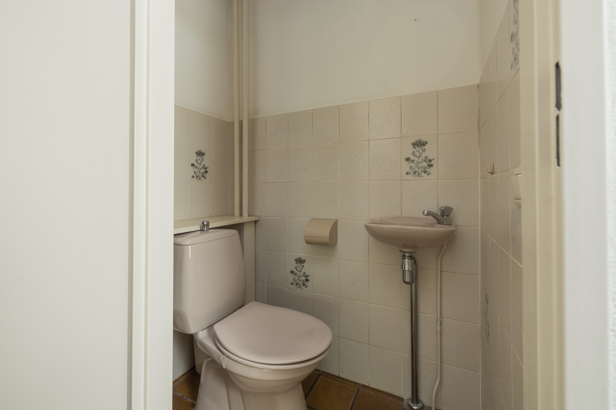 Tussenwoning te koop: Meidoornplantsoen 32, Lisse