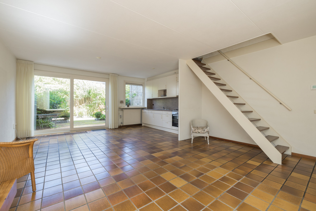 Tussenwoning te koop: Meidoornplantsoen 32, Lisse