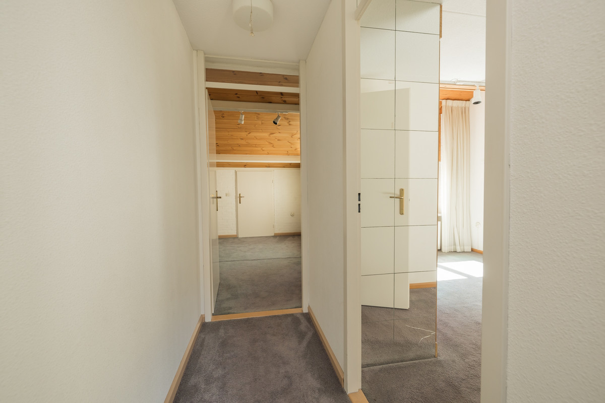 Tussenwoning te koop: Meidoornplantsoen 32, Lisse
