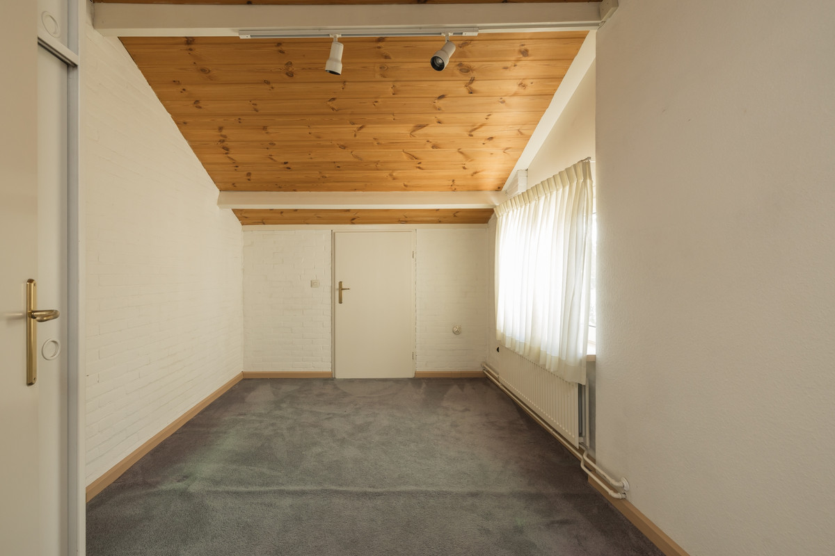 Tussenwoning te koop: Meidoornplantsoen 32, Lisse
