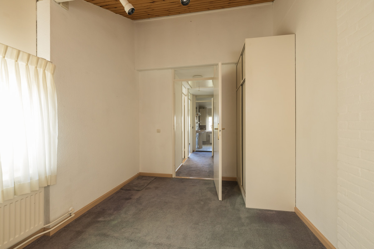 Tussenwoning te koop: Meidoornplantsoen 32, Lisse