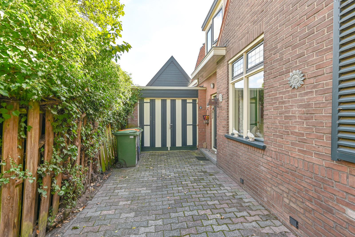 Twee-onder-één-kap te koop: Stuifzandseweg 16, Hoogeveen
