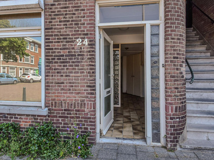 Loenenseplein 24