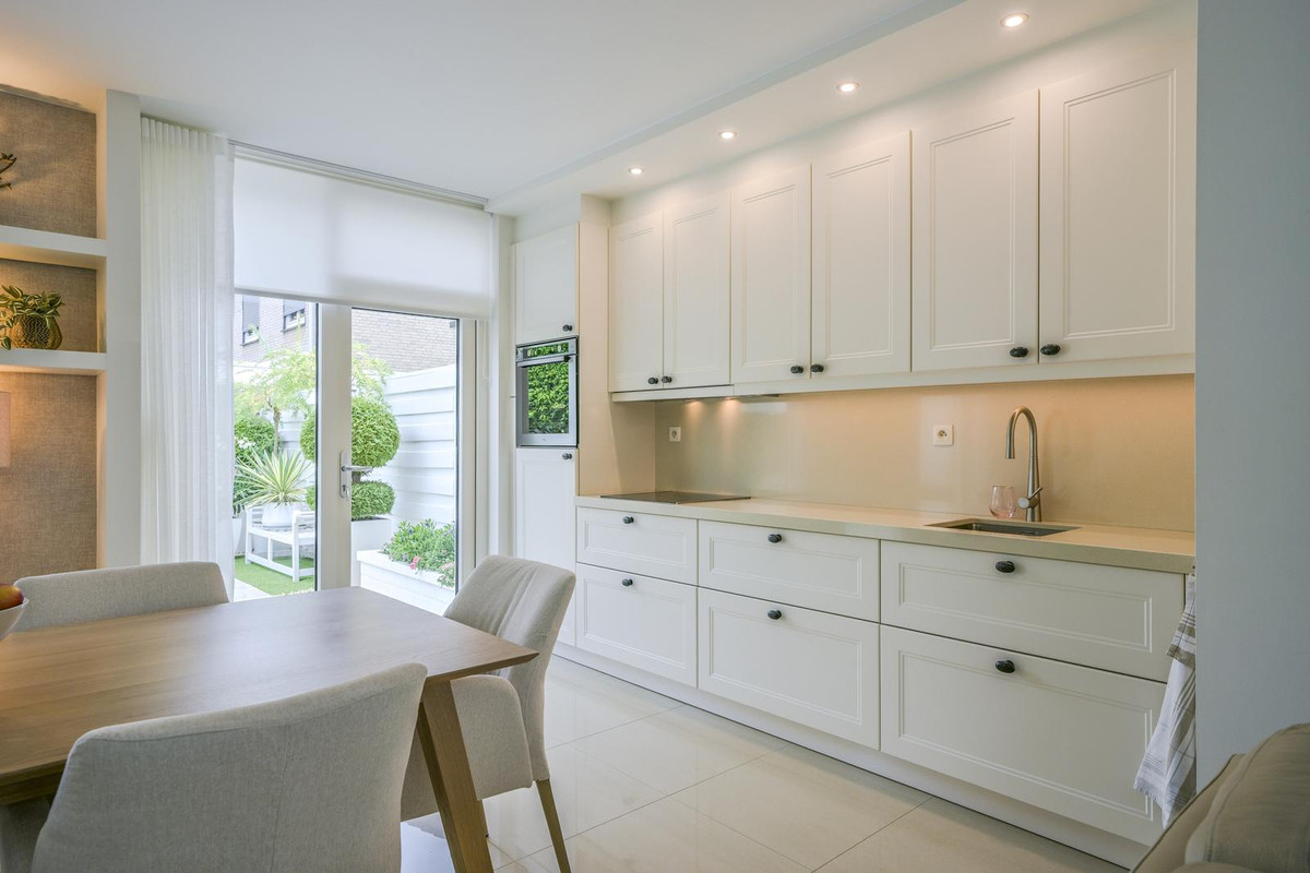 Tussenwoning te koop: Apollohof 125, Maastricht