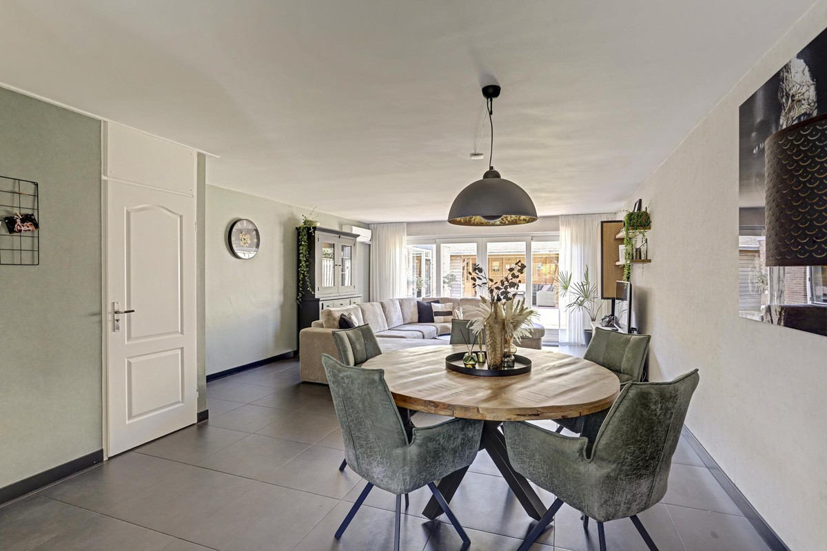 Tussenwoning te koop: Deldensestraat 59, Almelo