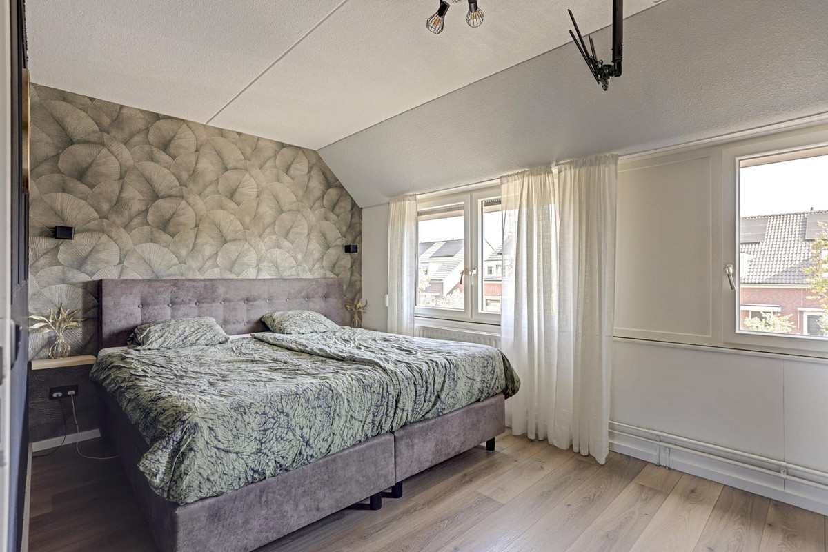 Tussenwoning te koop: Deldensestraat 59, Almelo