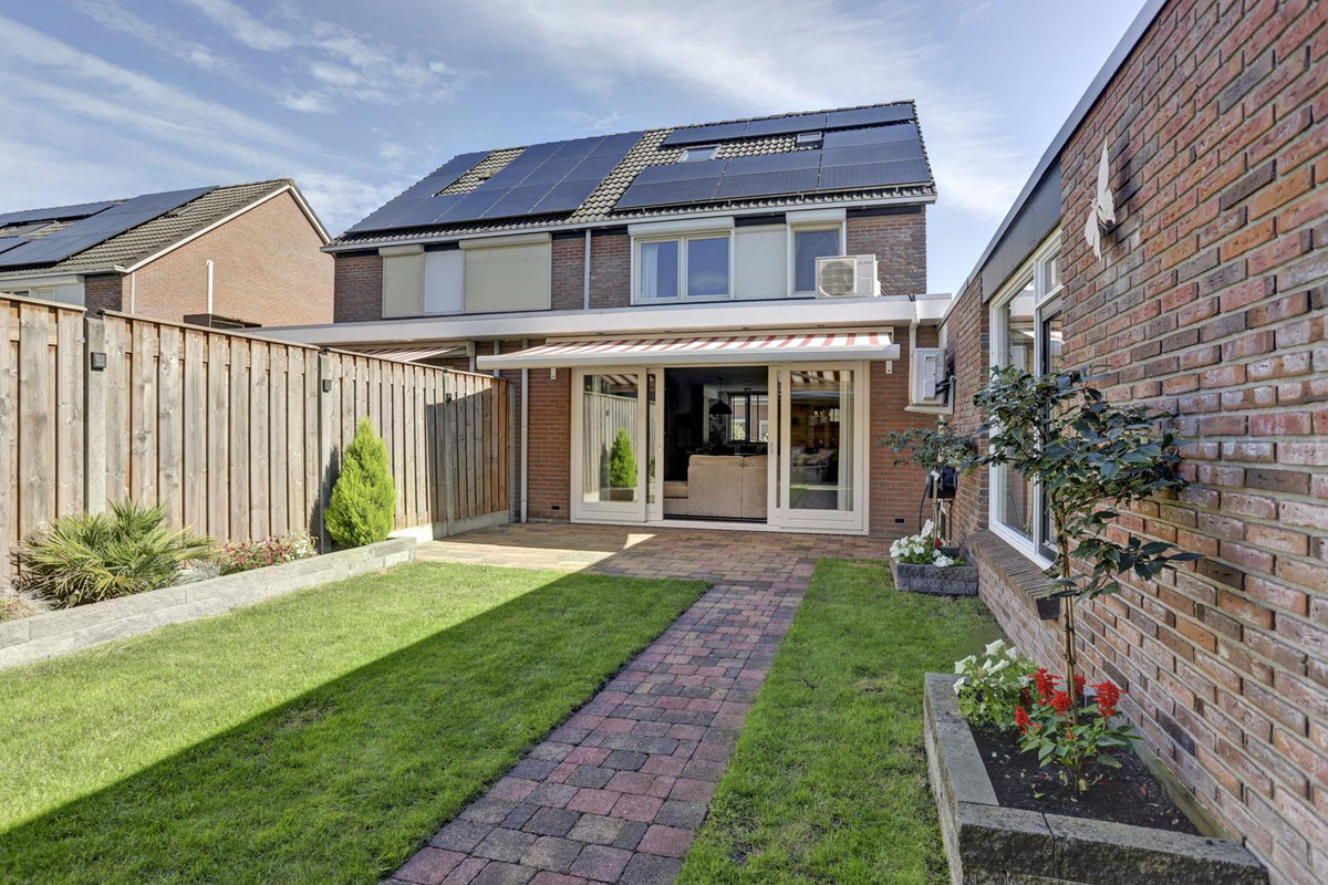Tussenwoning te koop: Deldensestraat 59, Almelo