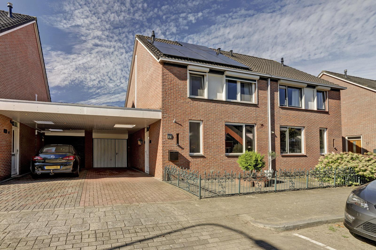 Tussenwoning te koop: Deldensestraat 59, Almelo