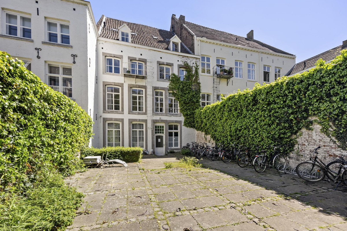 Studio te koop: van Hasseltkade 13C04, Maastricht