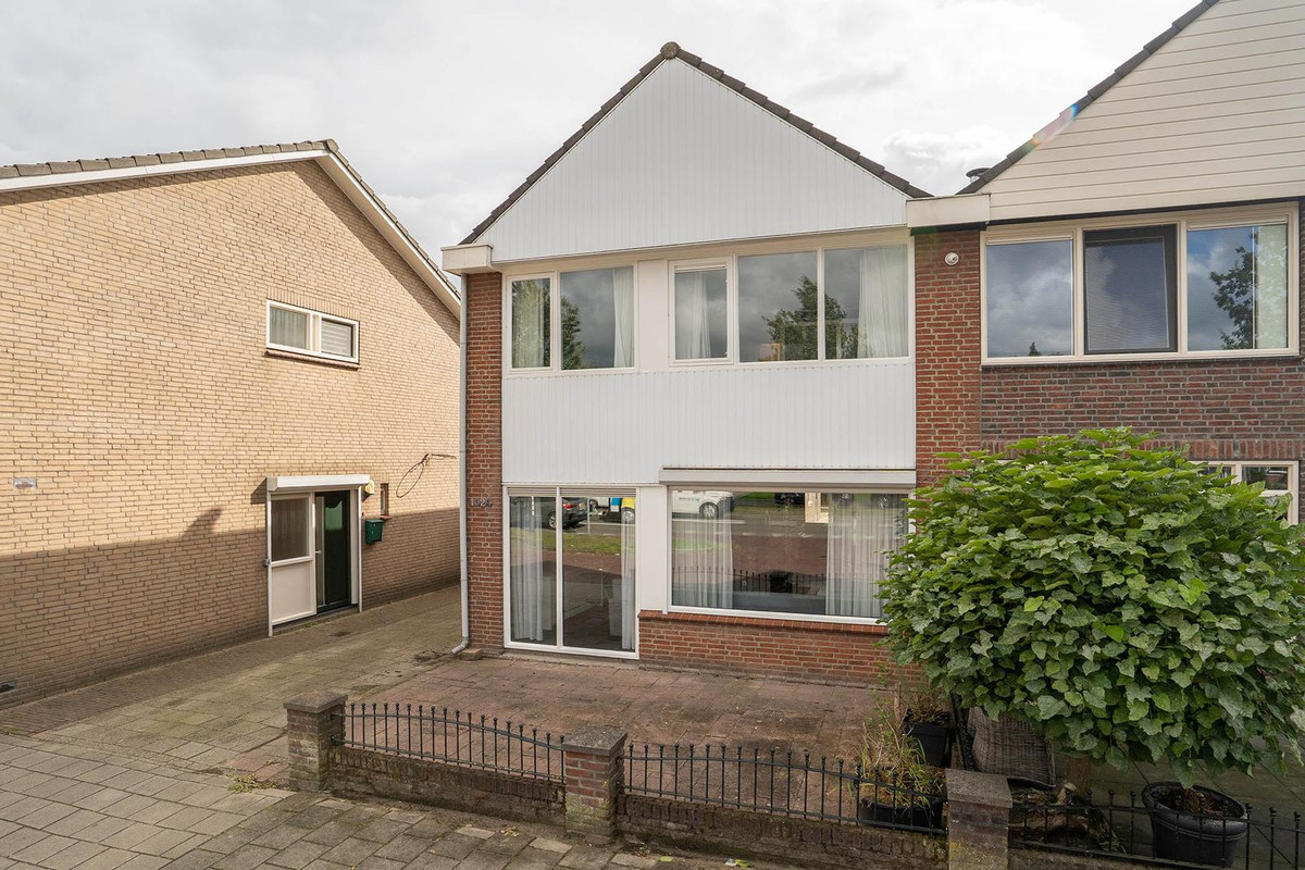 Hoekwoning te koop: Gronausestraat 1024, Enschede