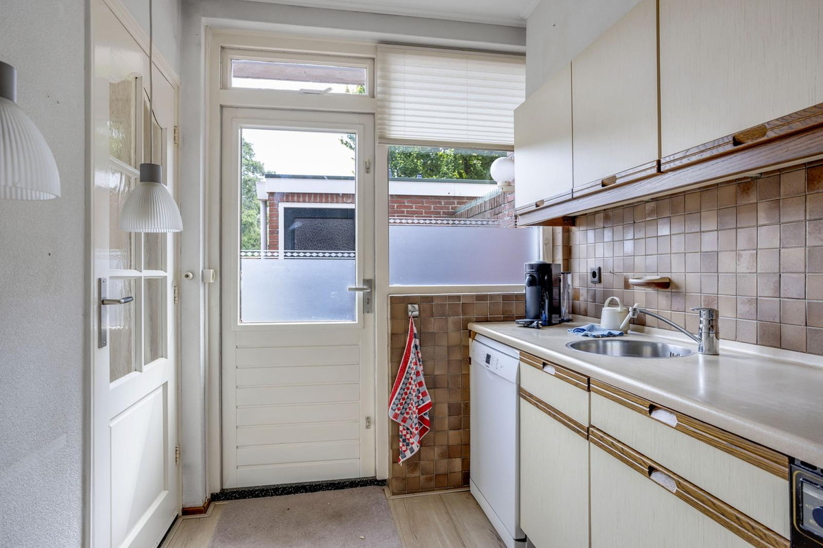Twee-onder-één-kap te koop: Drentestraat 13, Enschede