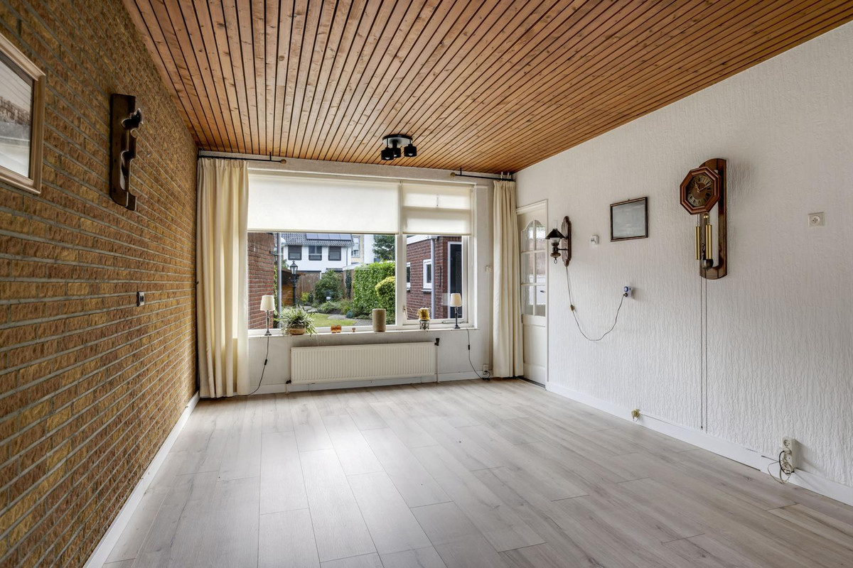 Twee-onder-één-kap te koop: Drentestraat 13, Enschede