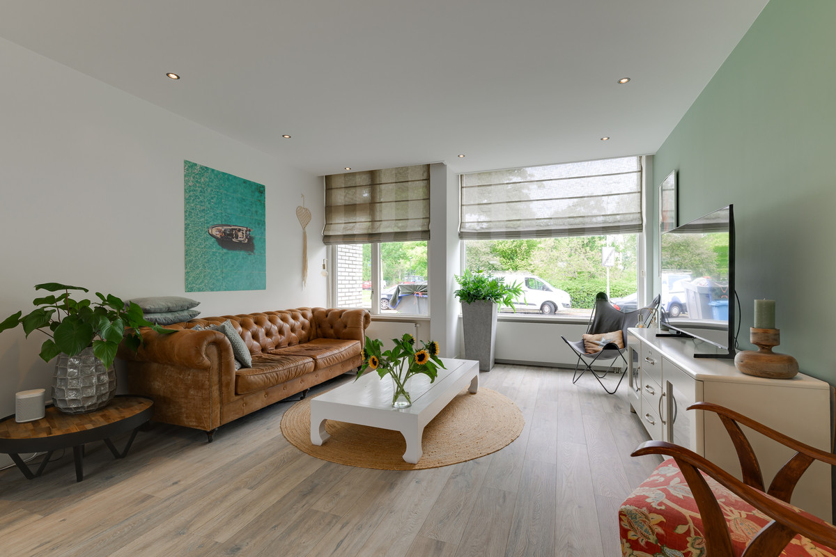 Appartement te koop: Van Ruysdaellaan 8, Leidschendam
