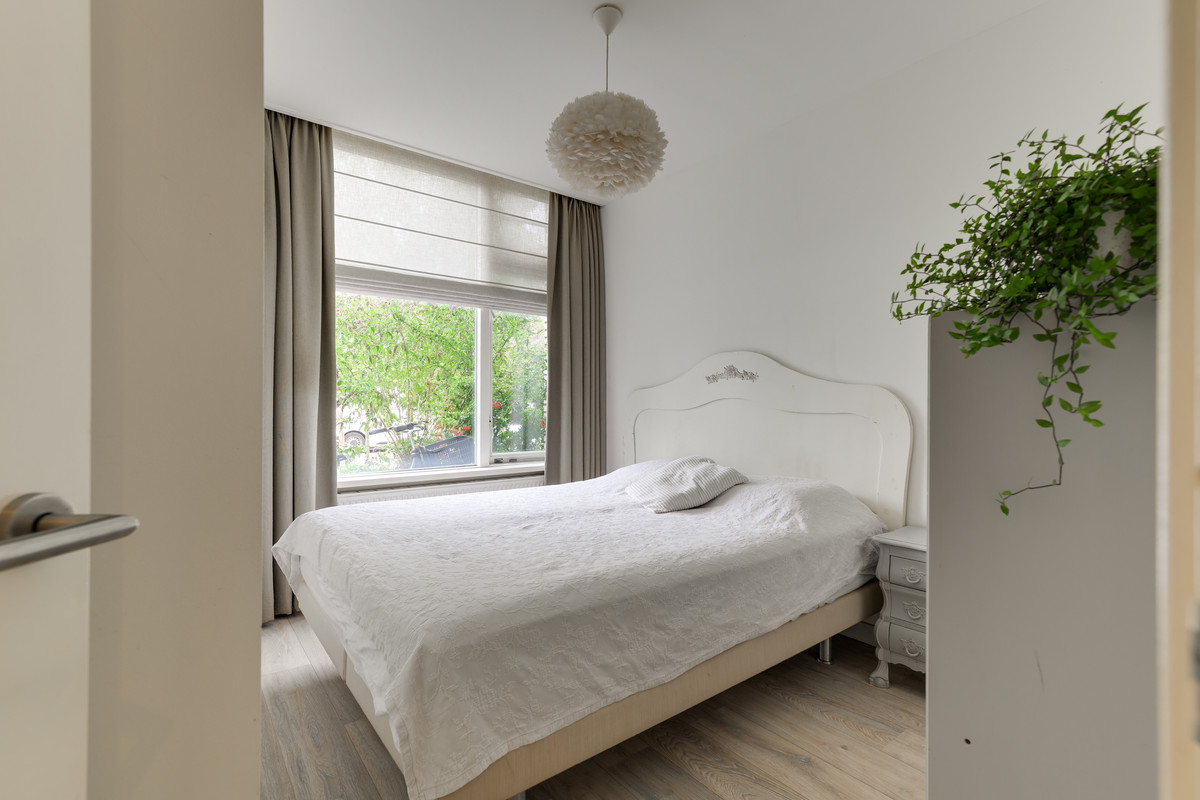 Appartement te koop: Van Ruysdaellaan 8, Leidschendam