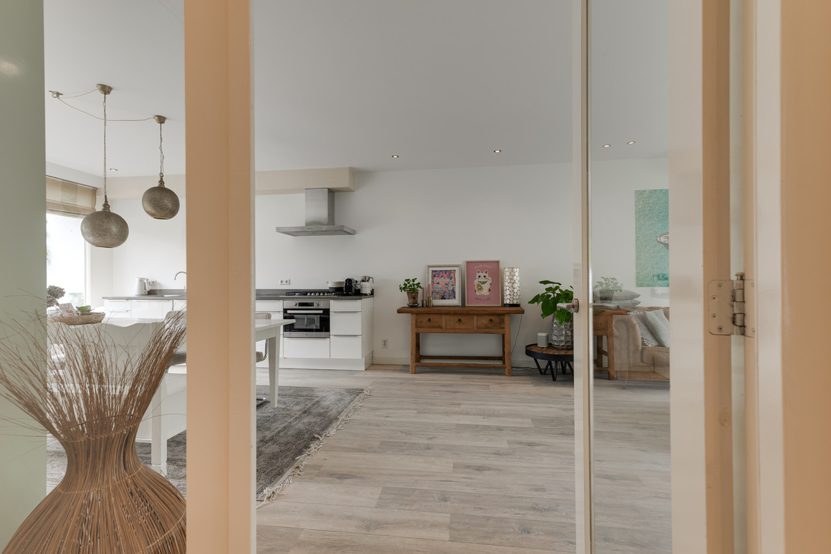 Appartement te koop: Van Ruysdaellaan 8, Leidschendam