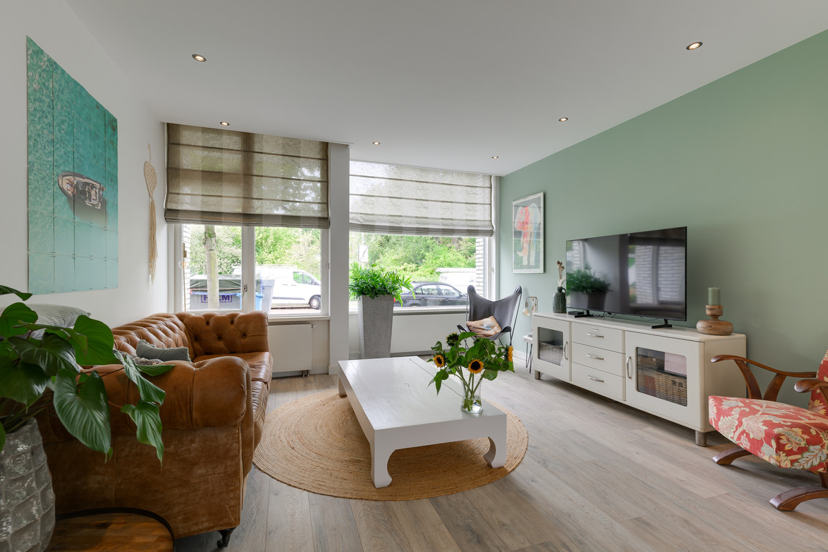 Appartement te koop: Van Ruysdaellaan 8, Leidschendam
