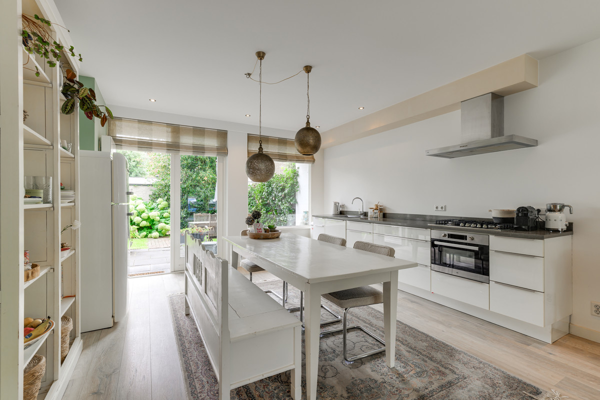 Appartement te koop: Van Ruysdaellaan 8, Leidschendam