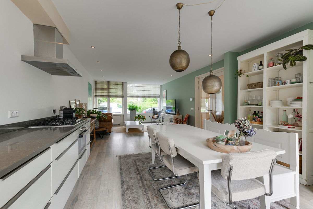 Appartement te koop: Van Ruysdaellaan 8, Leidschendam