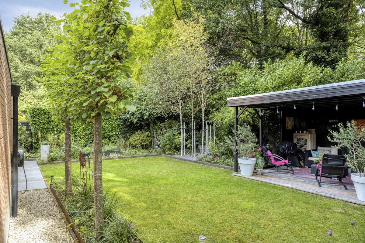 Vrijstaande woning te koop: Sientje van Houtenlaan 25, Enschede