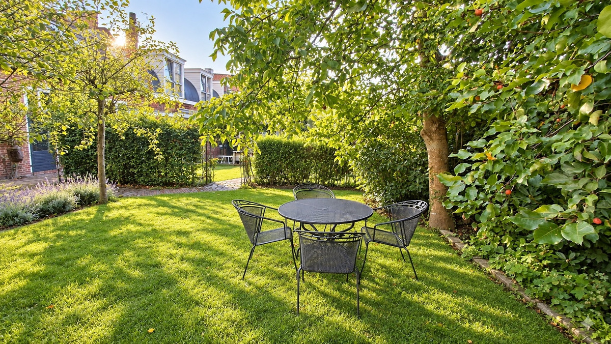 Vrijstaande woning te koop: Dorpsstraat 68, Woensdrecht