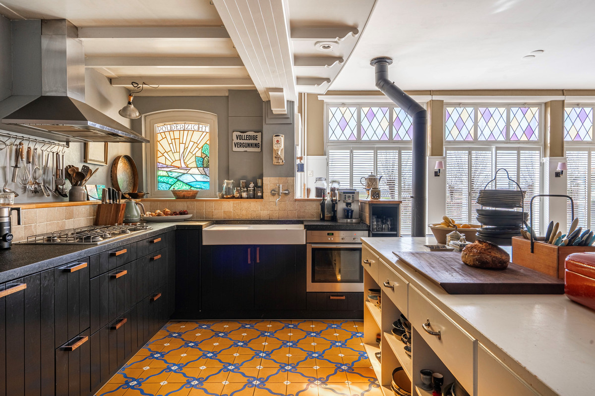 Vrijstaande woning te koop: Dorpsstraat 68, Woensdrecht
