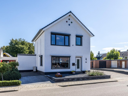 Broekstraat 28