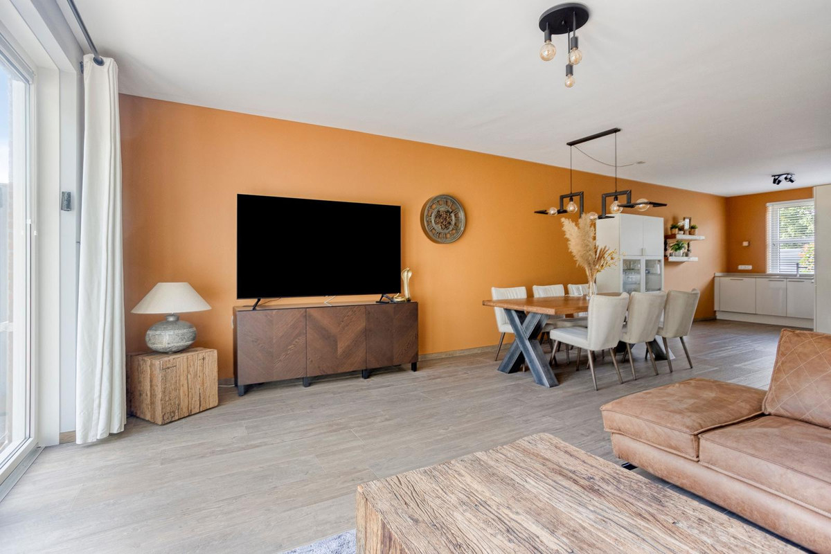 Tussenwoning te koop: Kerkeind 24, Valkenswaard