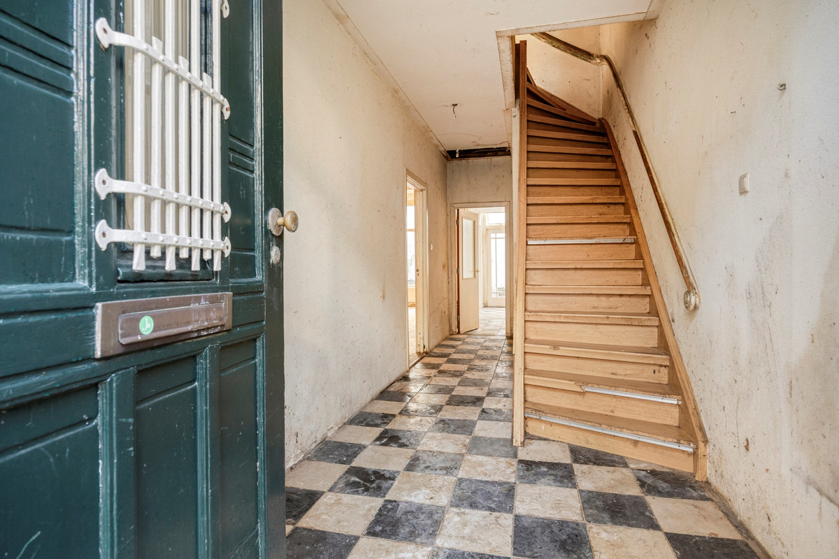 Tussenwoning te koop: Da Costastraat 8, Leiden