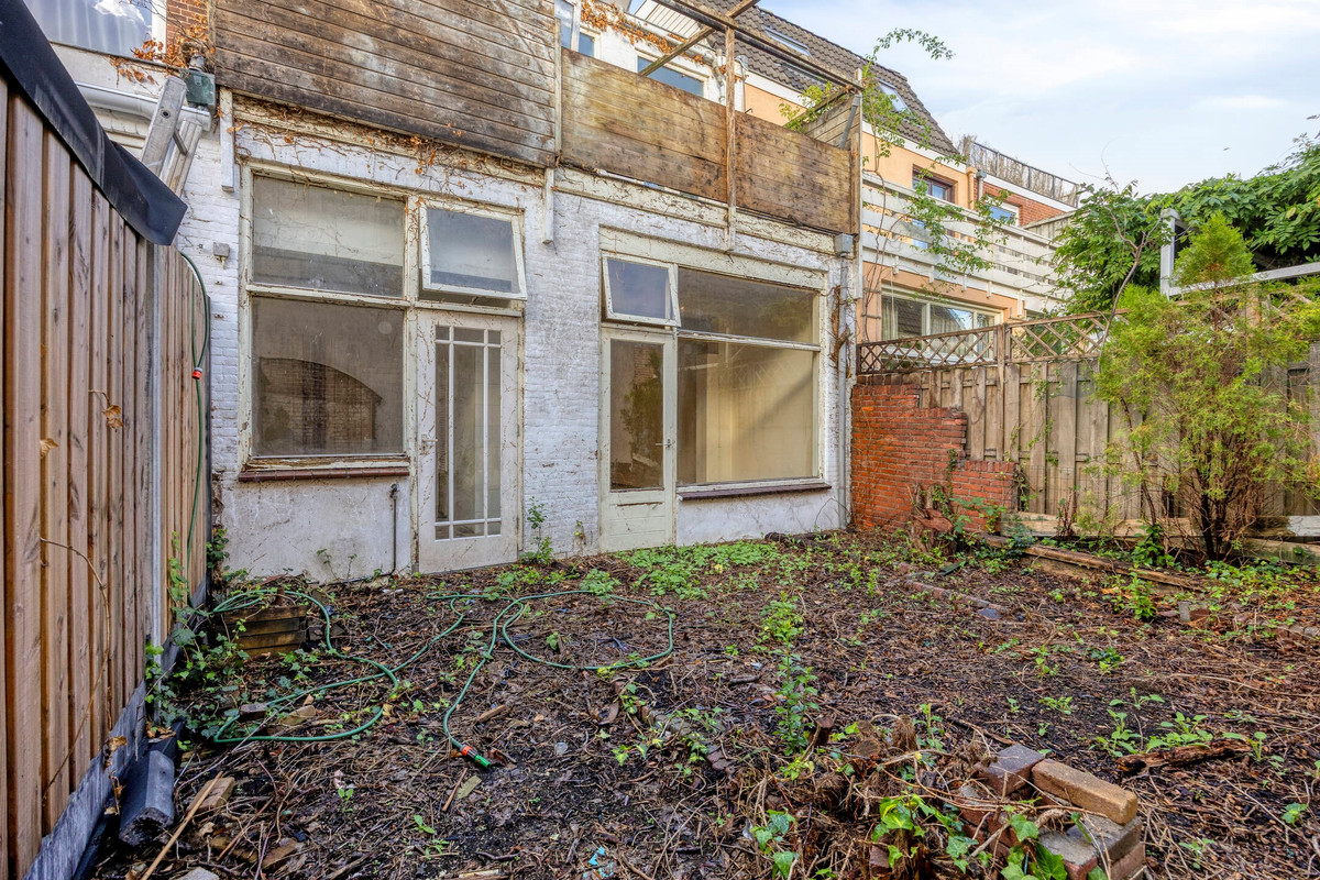 Tussenwoning te koop: Da Costastraat 8, Leiden