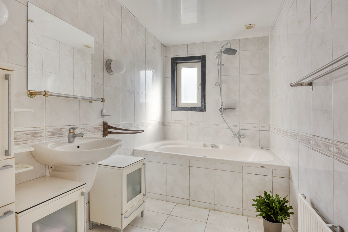 Hoekwoning te koop: Zwaluwstraat 34, Rotterdam