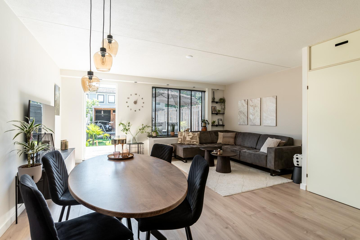 Tussenwoning te koop: Lieven De Keystraat 129, Almere