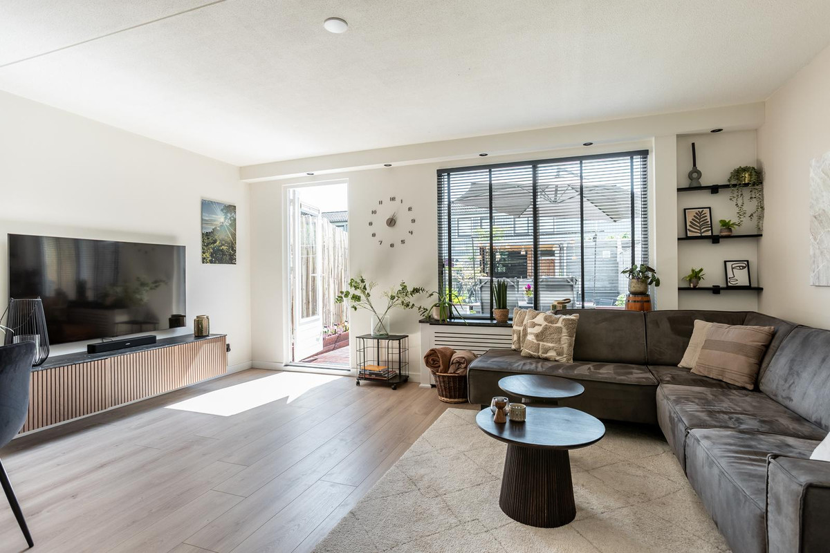 Tussenwoning te koop: Lieven De Keystraat 129, Almere