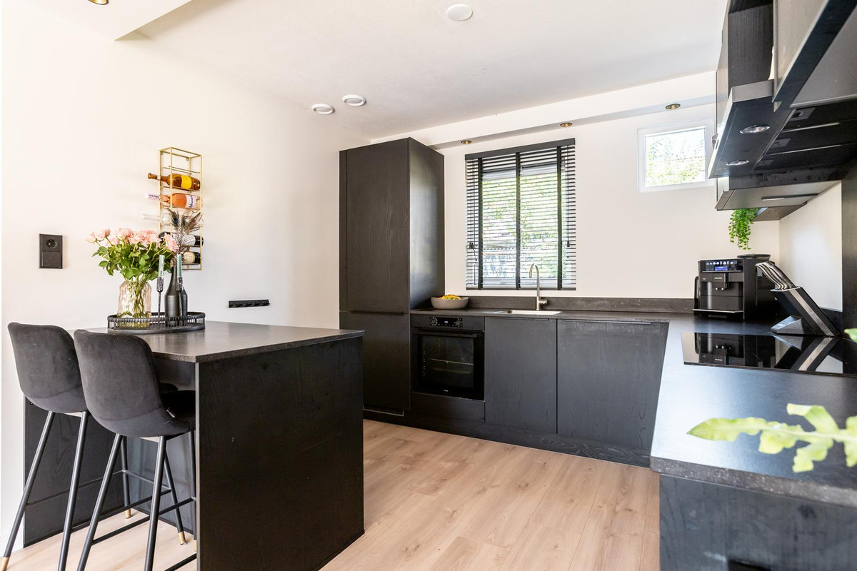 Tussenwoning te koop: Lieven De Keystraat 129, Almere