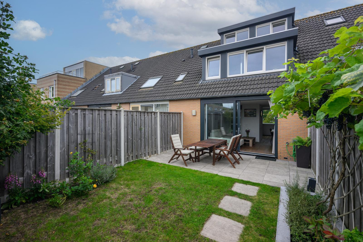 Tussenwoning te koop: Godfried Bomansstraat 78, Almere
