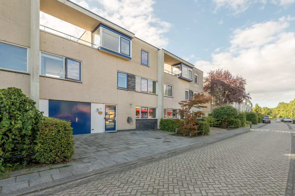 Tussenwoning te koop: Thérèse Schwartzestraat 48, Almere