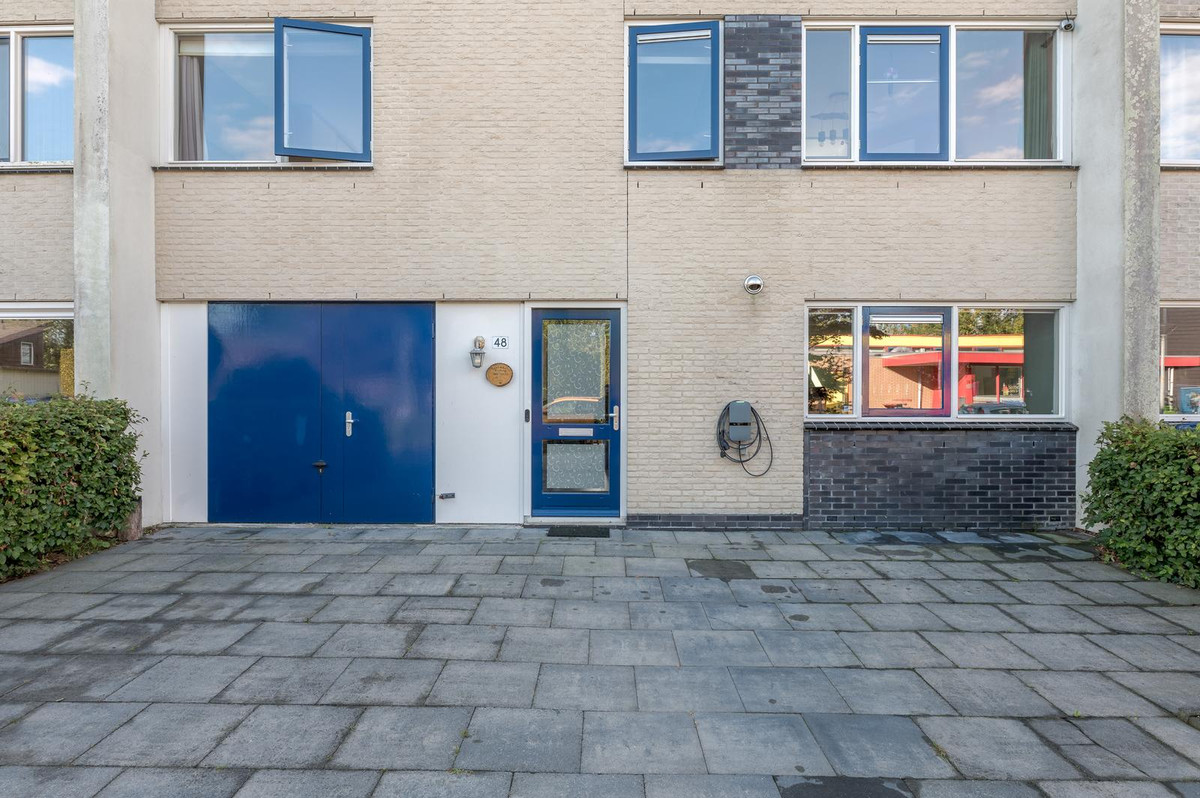 Tussenwoning te koop: Thérèse Schwartzestraat 48, Almere