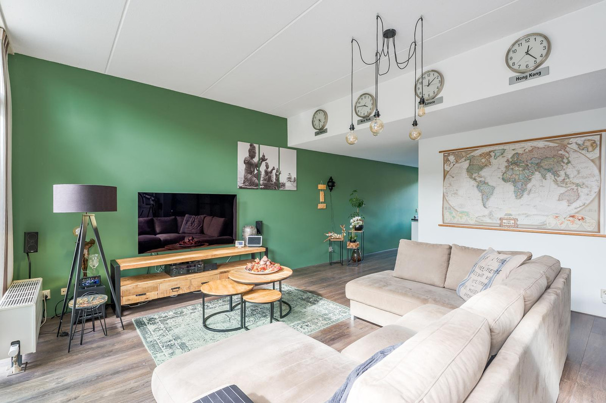 Tussenwoning te koop: Thérèse Schwartzestraat 48, Almere