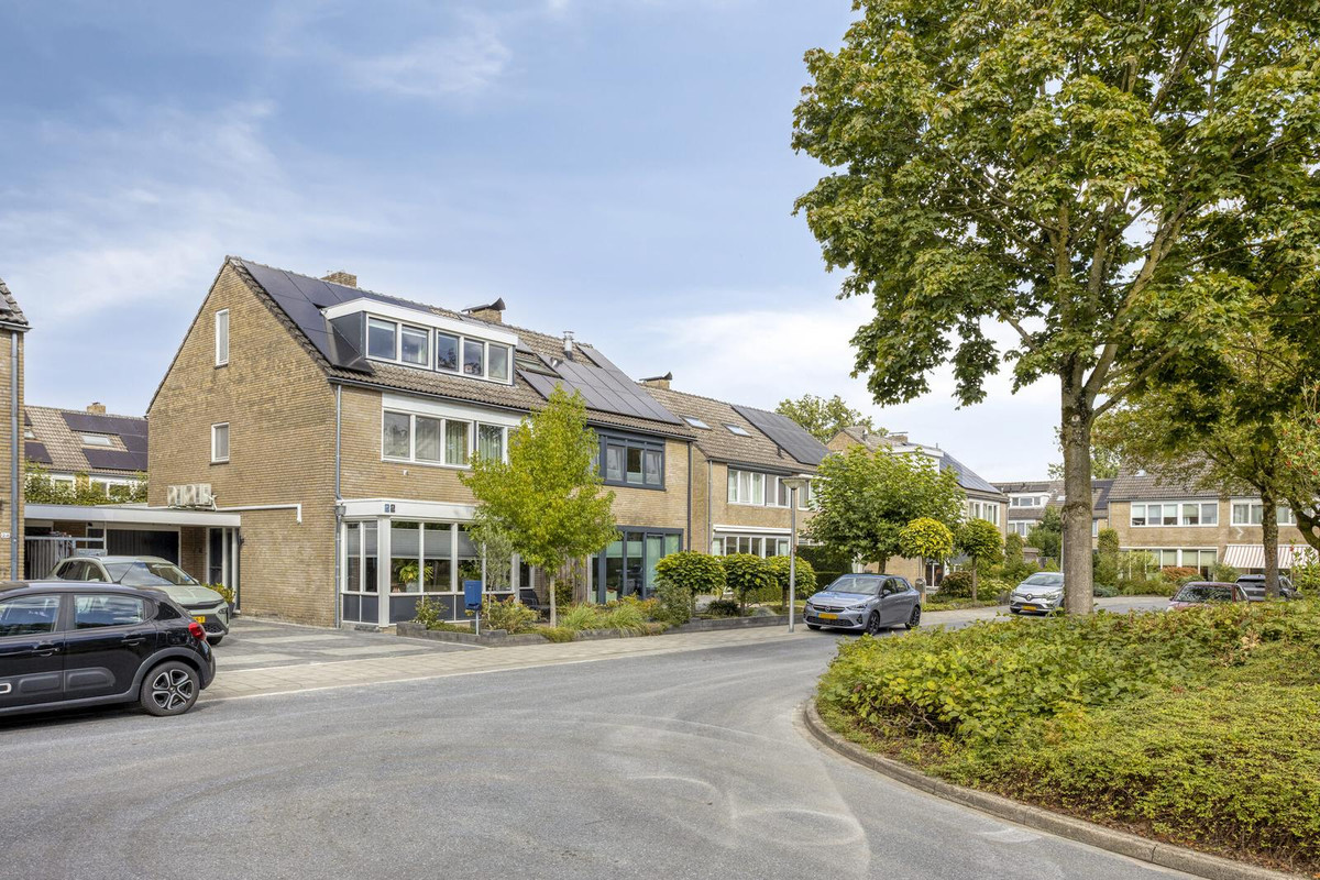 Tussenwoning te koop: Bizetstraat 22, Haaksbergen