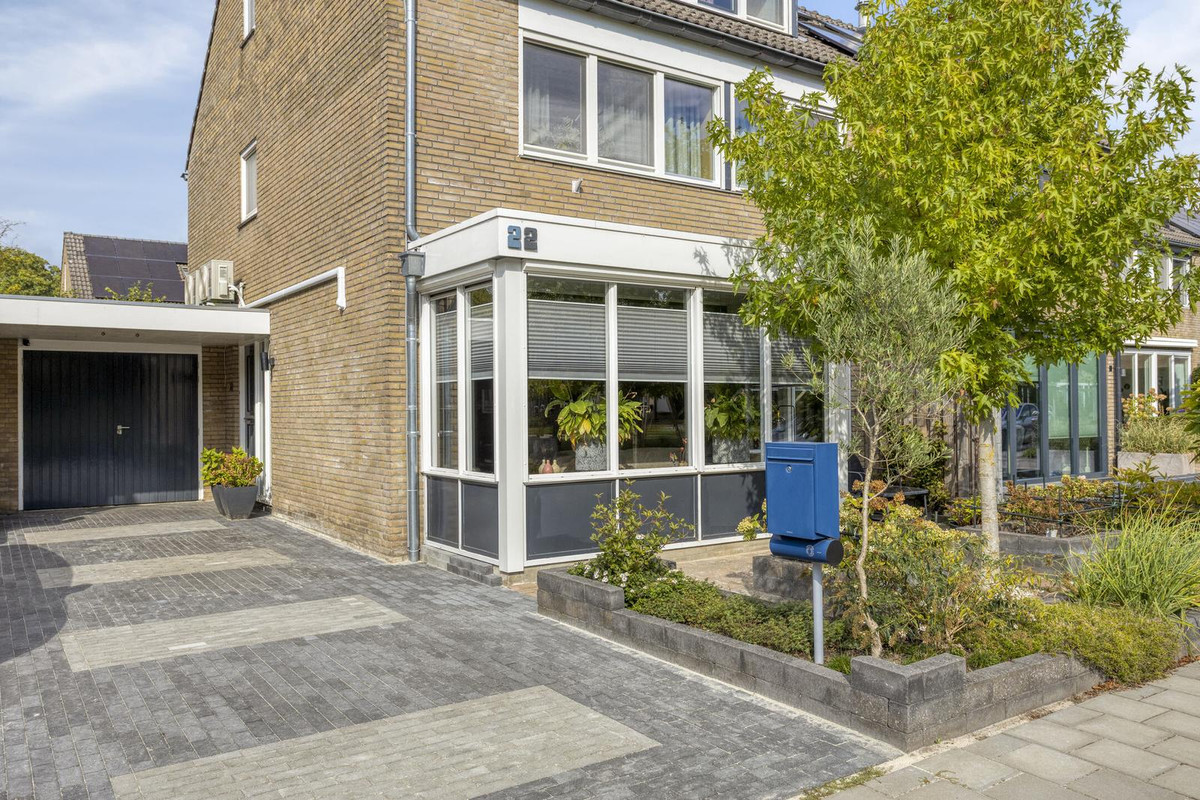 Tussenwoning te koop: Bizetstraat 22, Haaksbergen