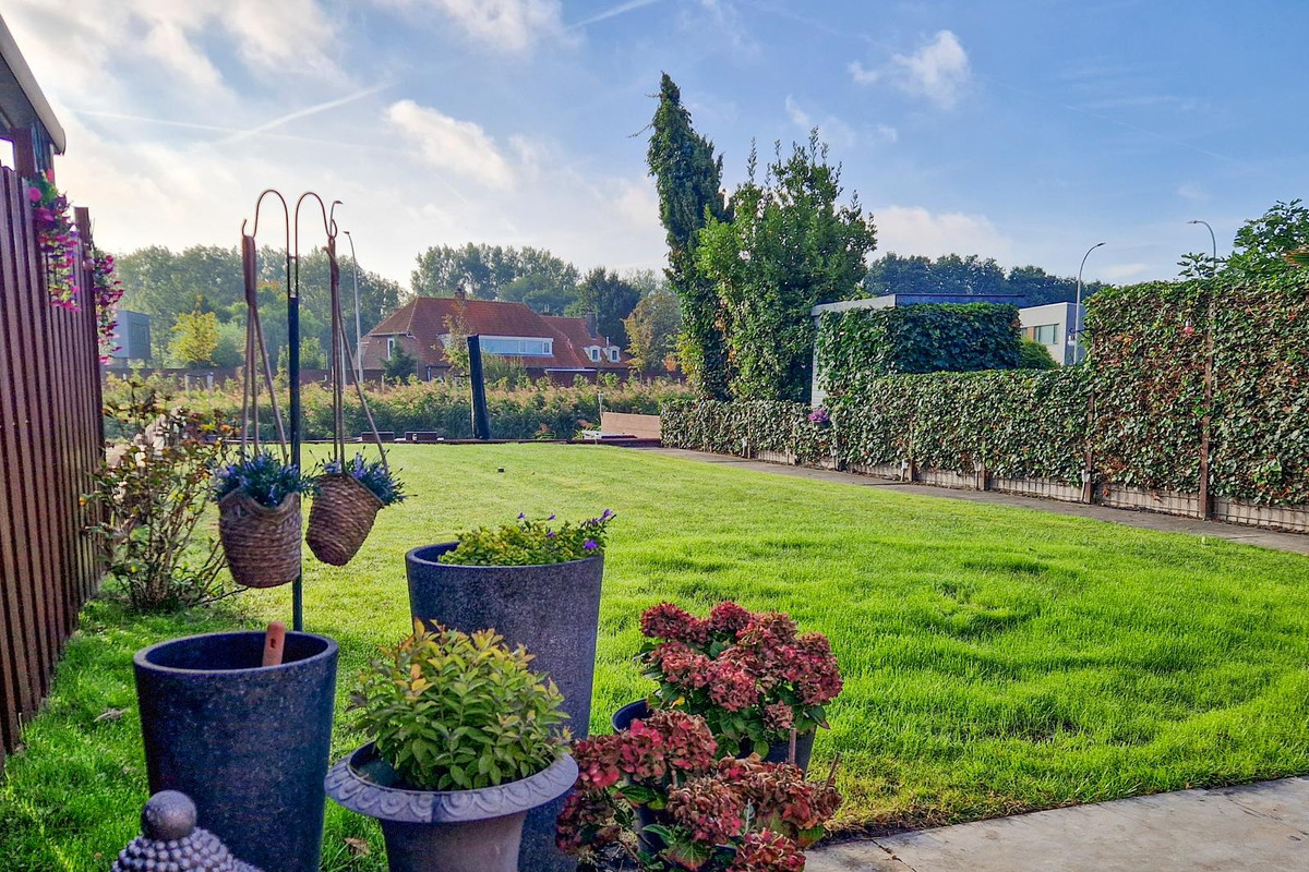 Hoekwoning te koop: Van Veendijk 26, 'S-Gravenhage