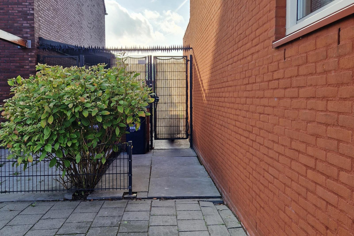 Hoekwoning te koop: Van Veendijk 26, 'S-Gravenhage