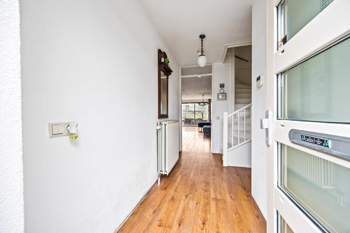 Hoekwoning te koop: Van Veendijk 26, 'S-Gravenhage