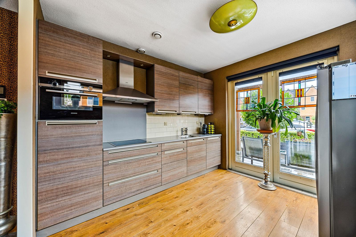 Hoekwoning te koop: Van Veendijk 26, 'S-Gravenhage