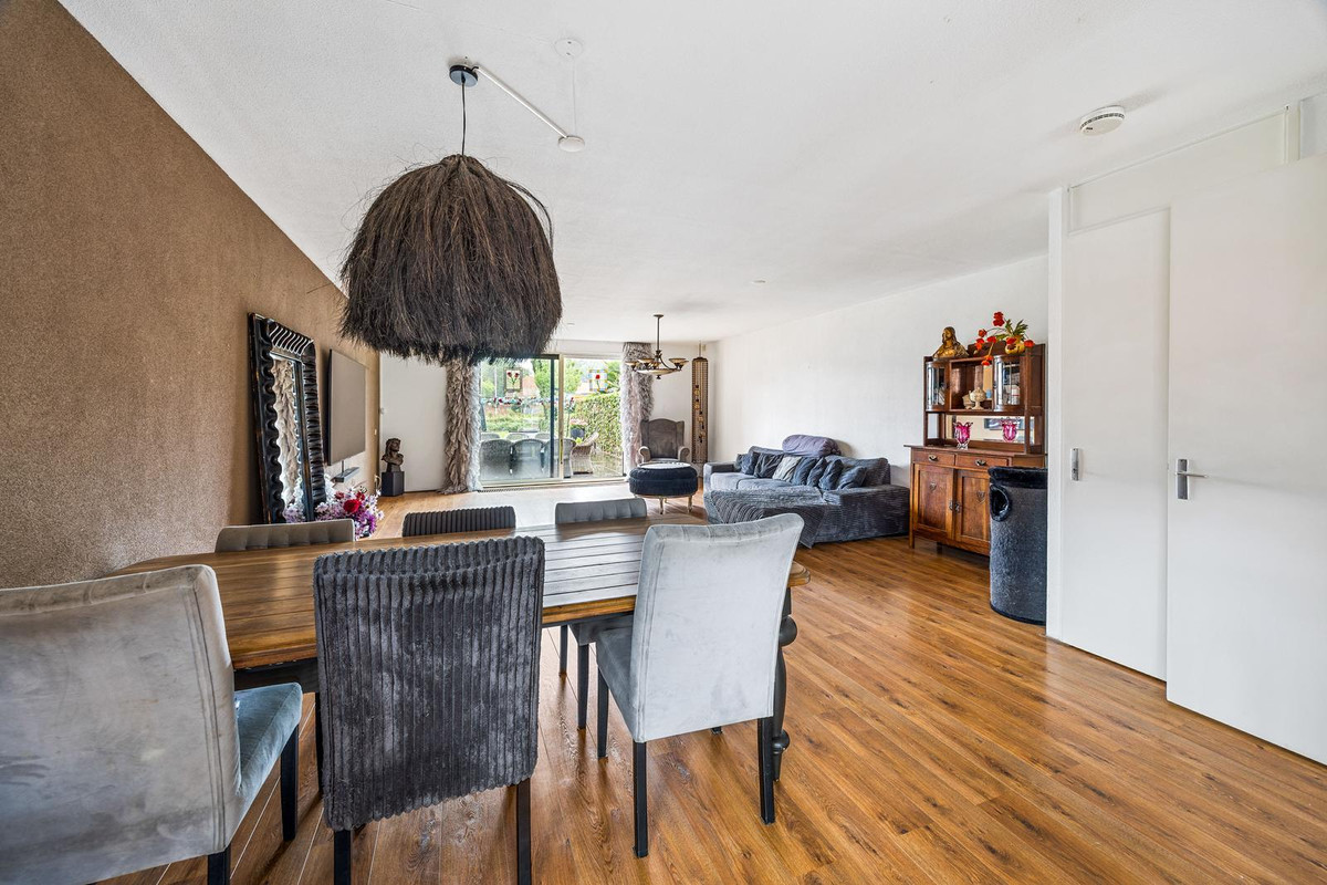 Hoekwoning te koop: Van Veendijk 26, 'S-Gravenhage