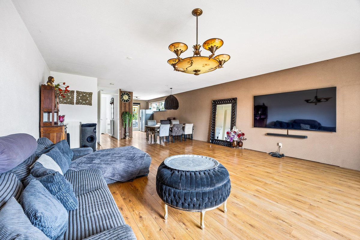 Hoekwoning te koop: Van Veendijk 26, 'S-Gravenhage