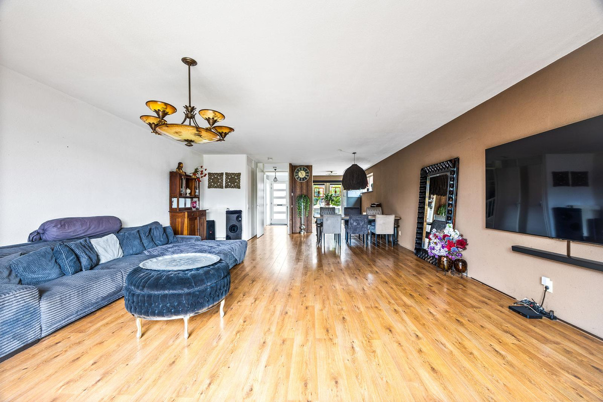 Hoekwoning te koop: Van Veendijk 26, 'S-Gravenhage