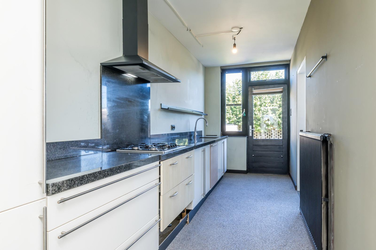 Twee-onder-één-kap te koop: St. Gerlachstraat 11, Hoensbroek