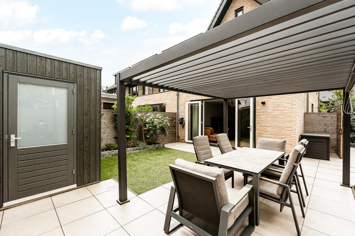 Hoekwoning te koop: Brilduiker 8, Pijnacker