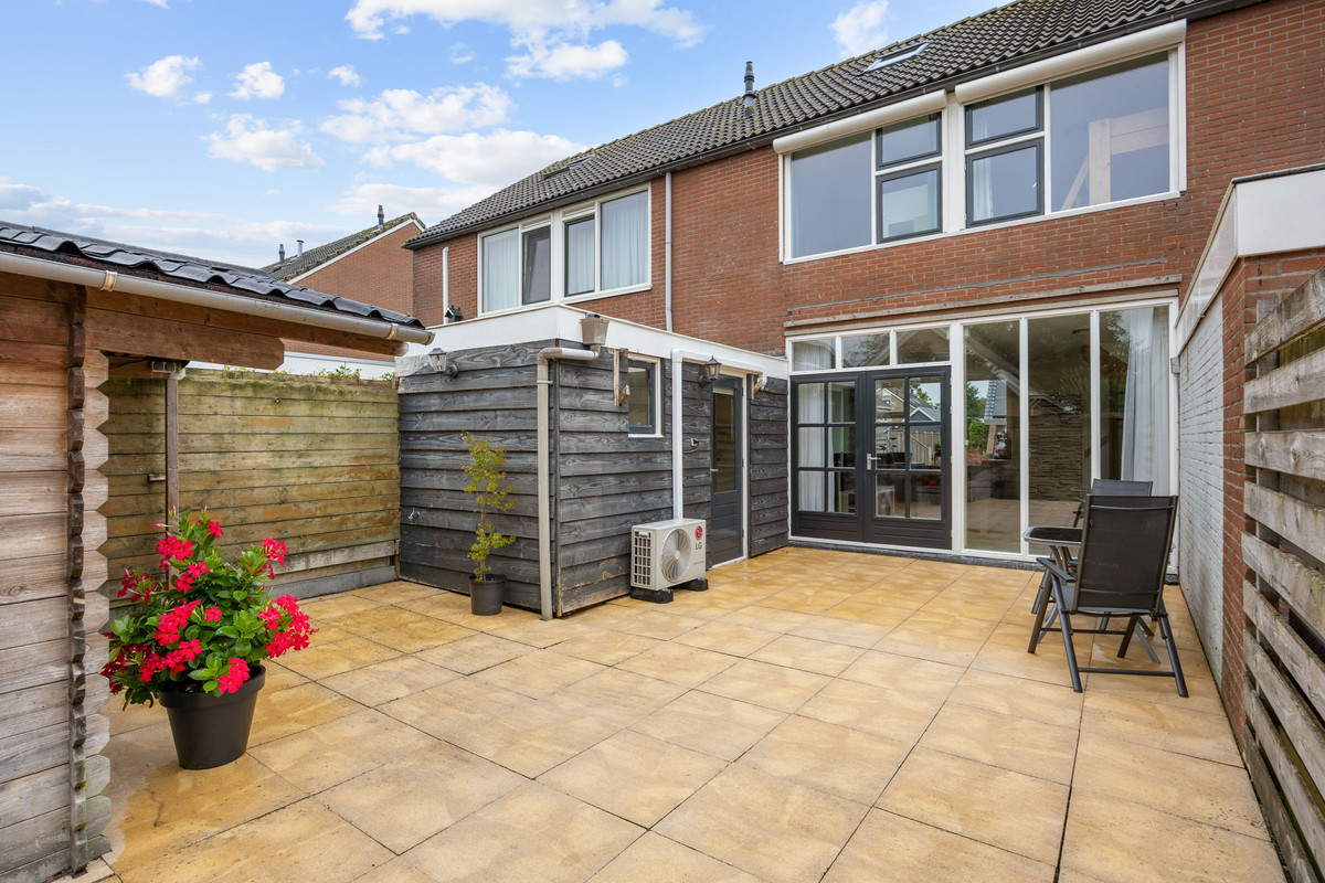 Tussenwoning te koop: Laweistraat 33, De Wilp